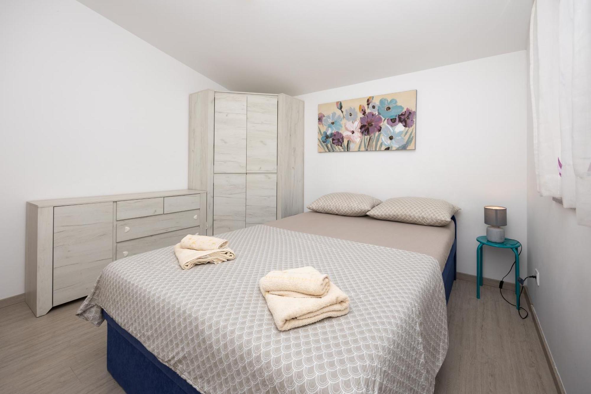 Casa Felice Apartments-Holiday Home Kastela Ngoại thất bức ảnh