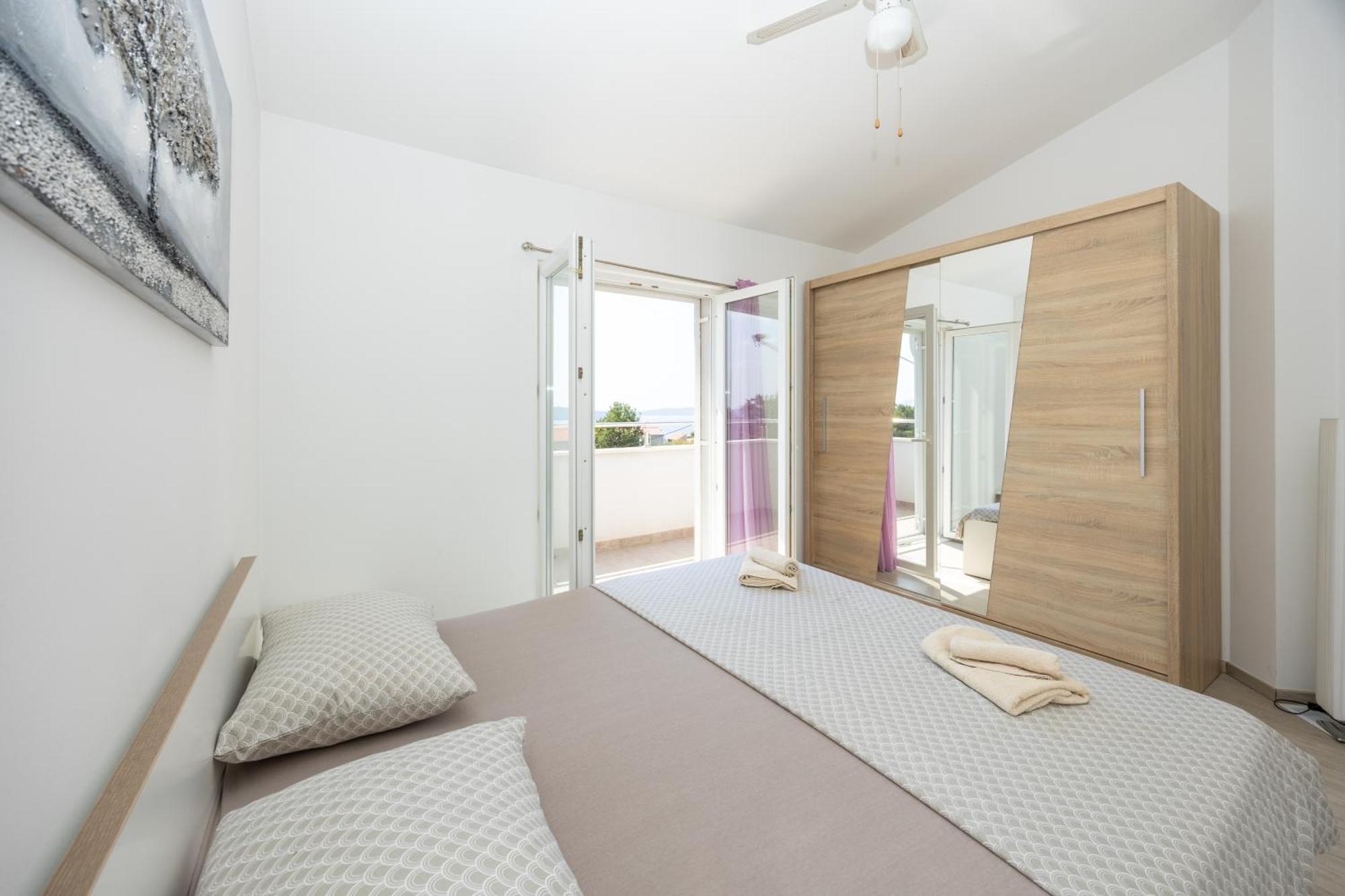 Casa Felice Apartments-Holiday Home Kastela Ngoại thất bức ảnh