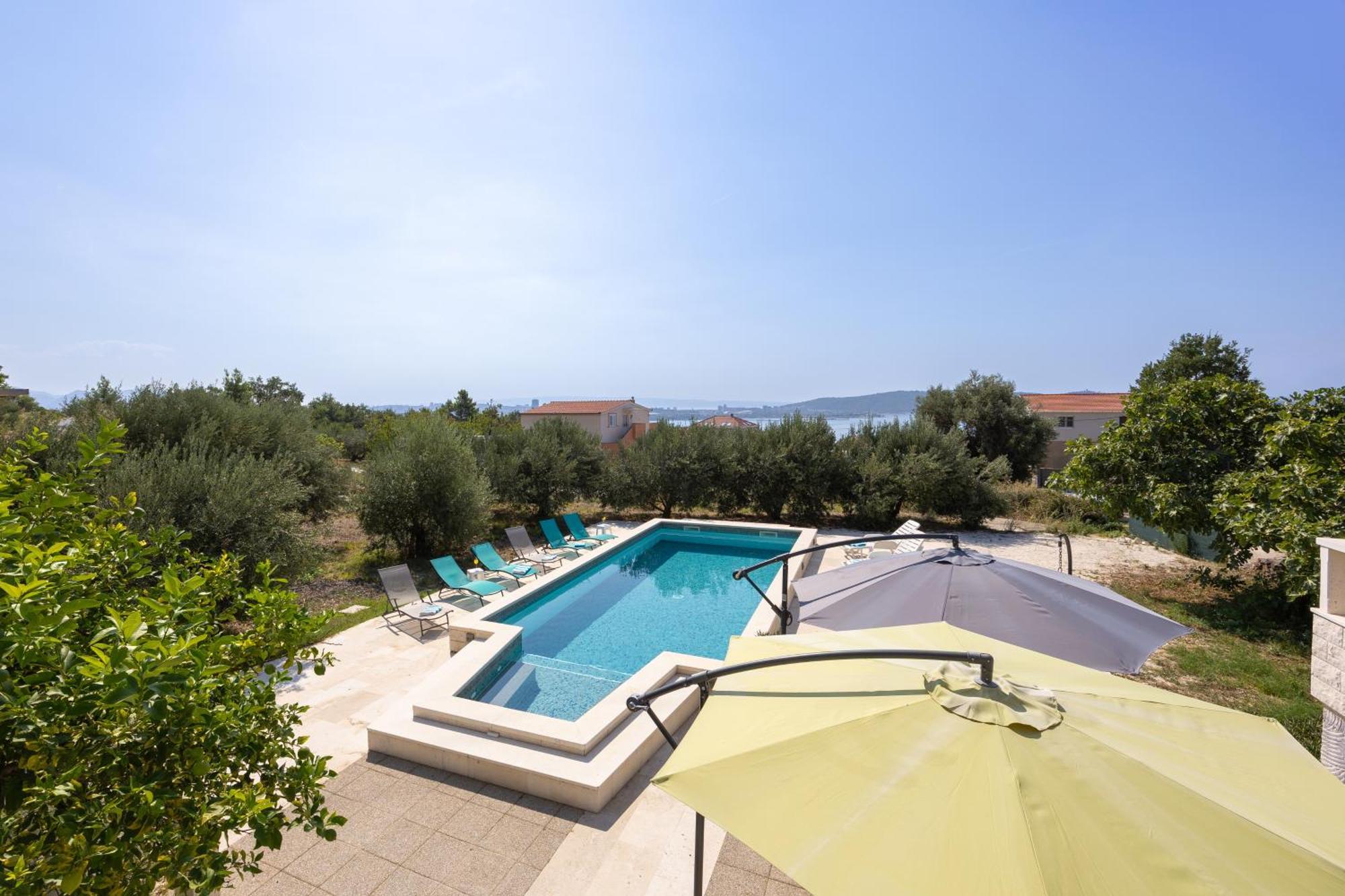 Casa Felice Apartments-Holiday Home Kastela Ngoại thất bức ảnh